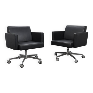 Pair of leather swivel armchairs by Poltrona Frau, Italy, 1990s