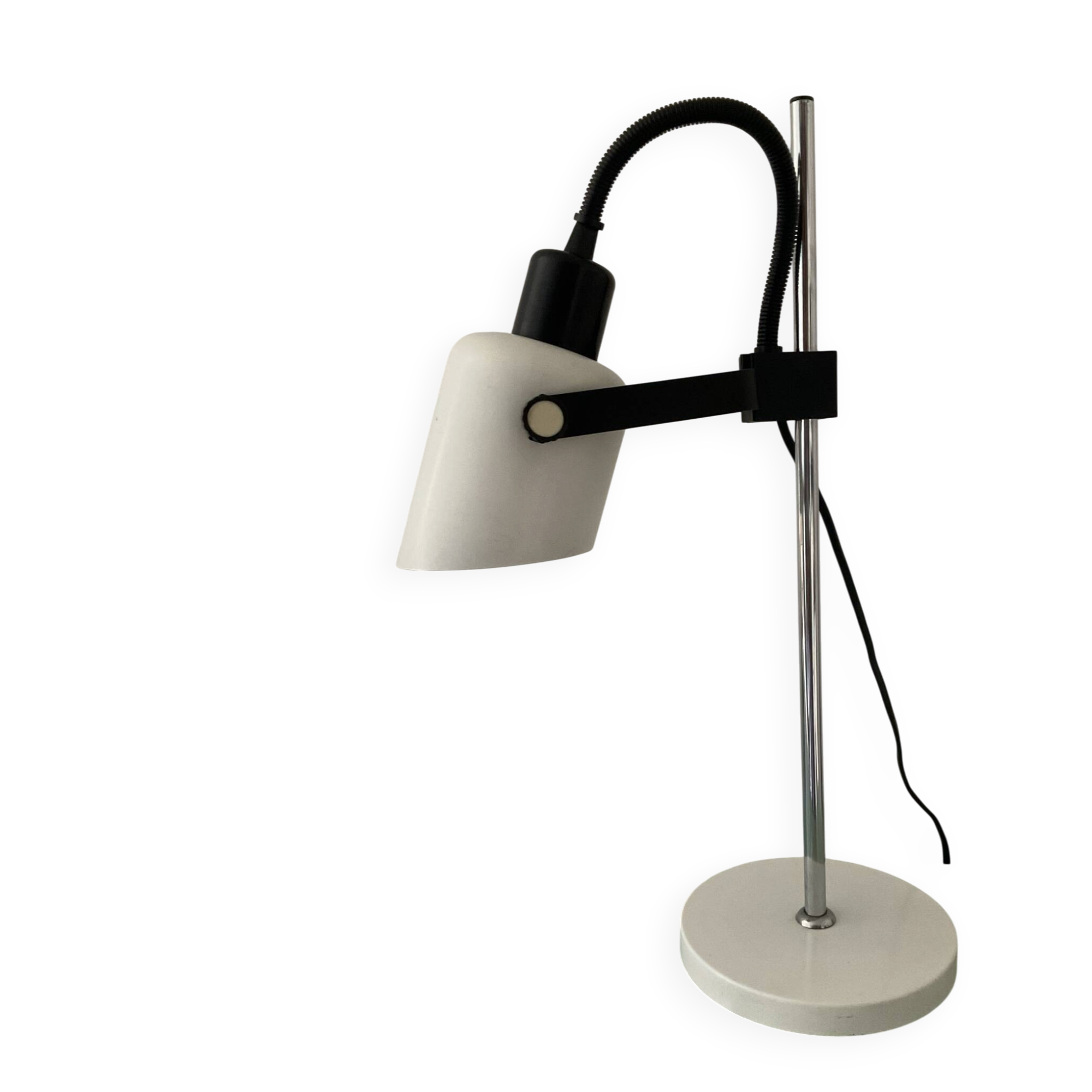 Articulated desk lamp from the 80s.