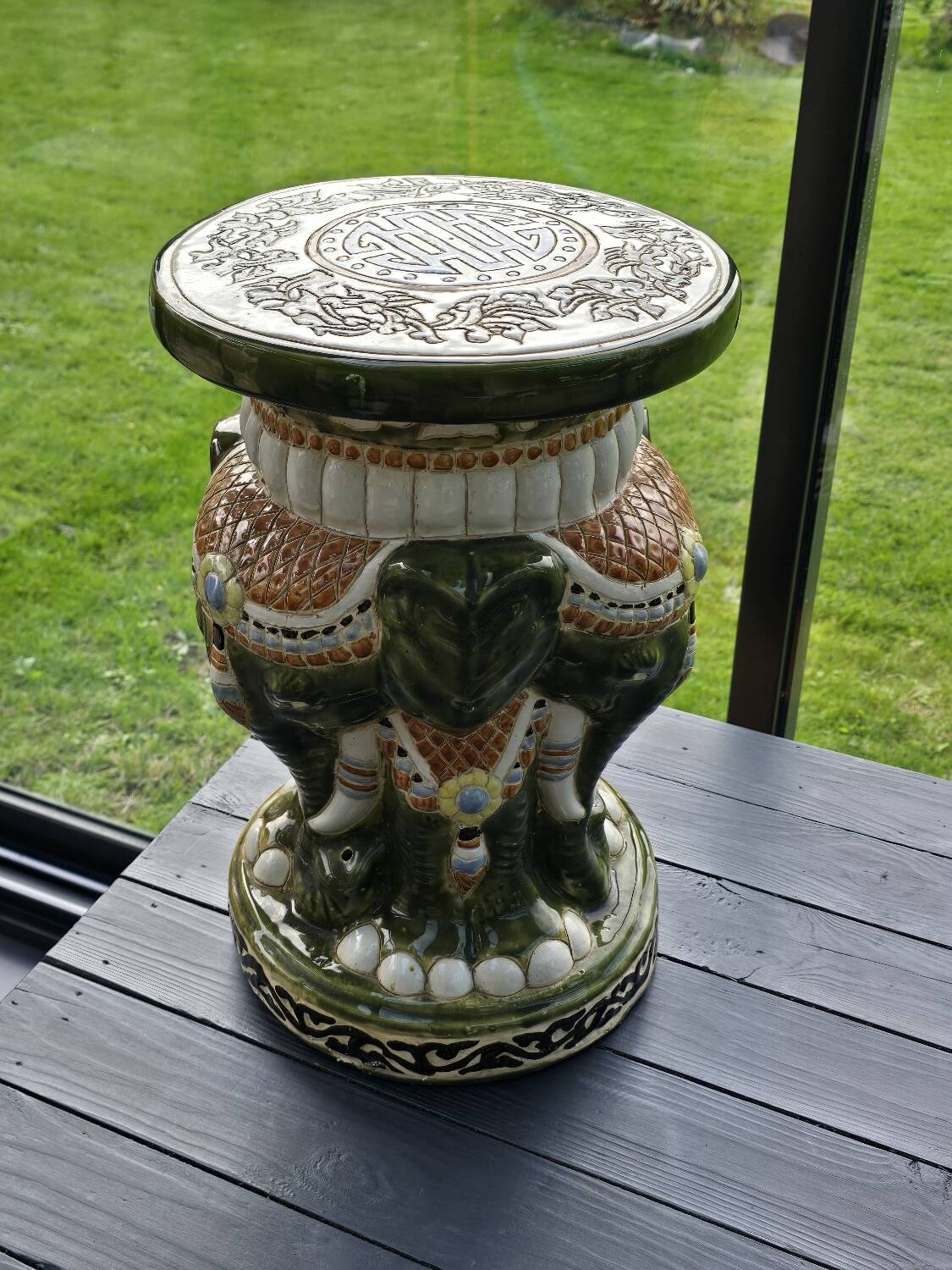 Table d'appoint éléphant en céramique