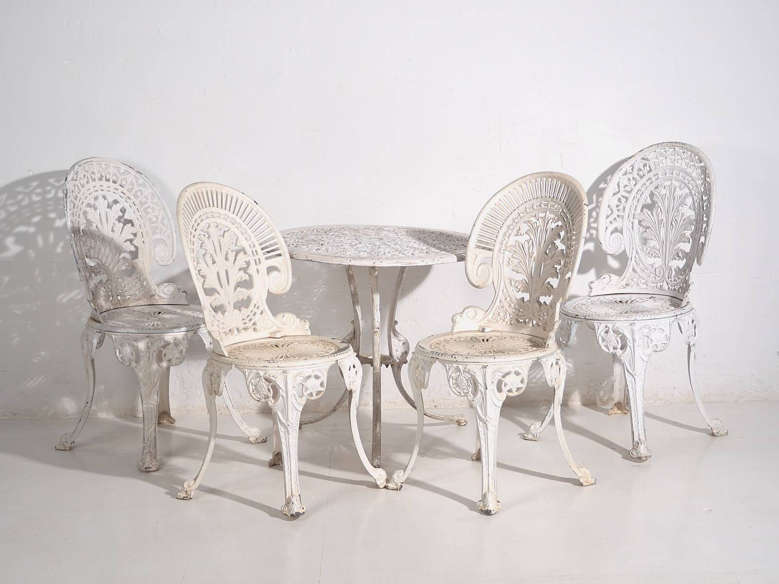 Art Nouveau garden table and chairs set (circa 1950). 5-piece set