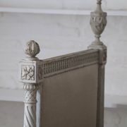 Lit de repos - banquette style Louis XVI retapissé en lin