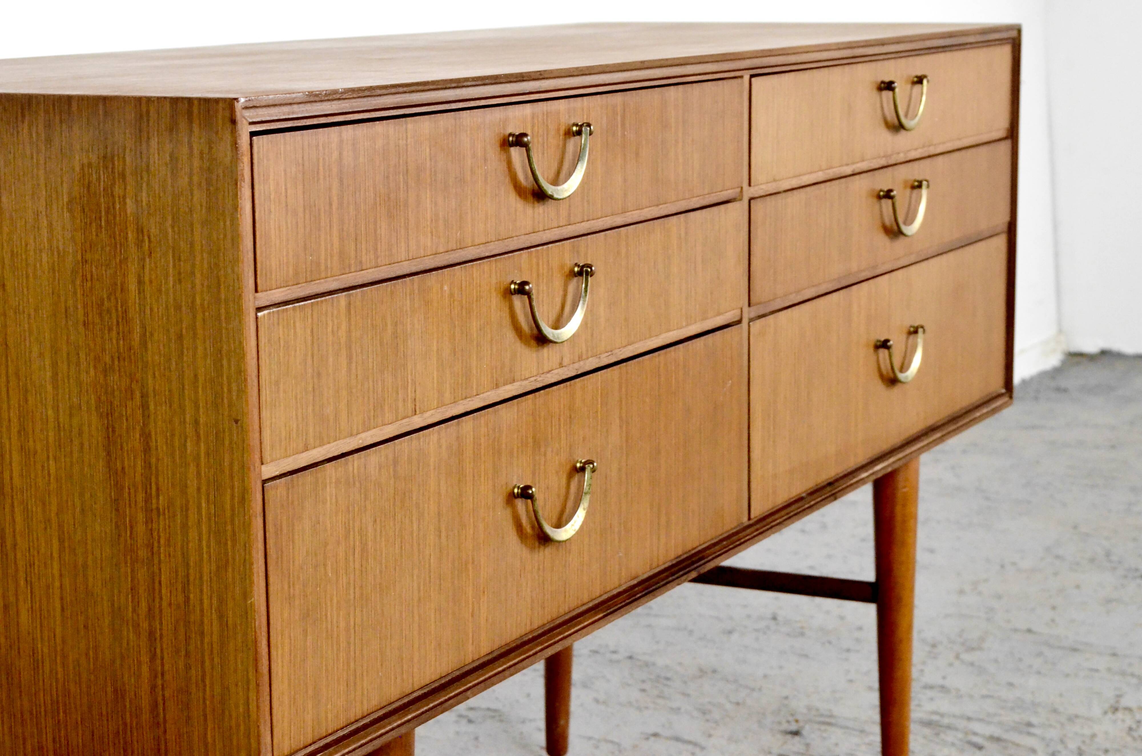 Buffet/commode Meredew du milieu du siècle en teck. Vintage