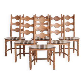 Ensemble de six chaises de salle à manger danoises du milieu du siècle en chêne Henning Kjaernulf