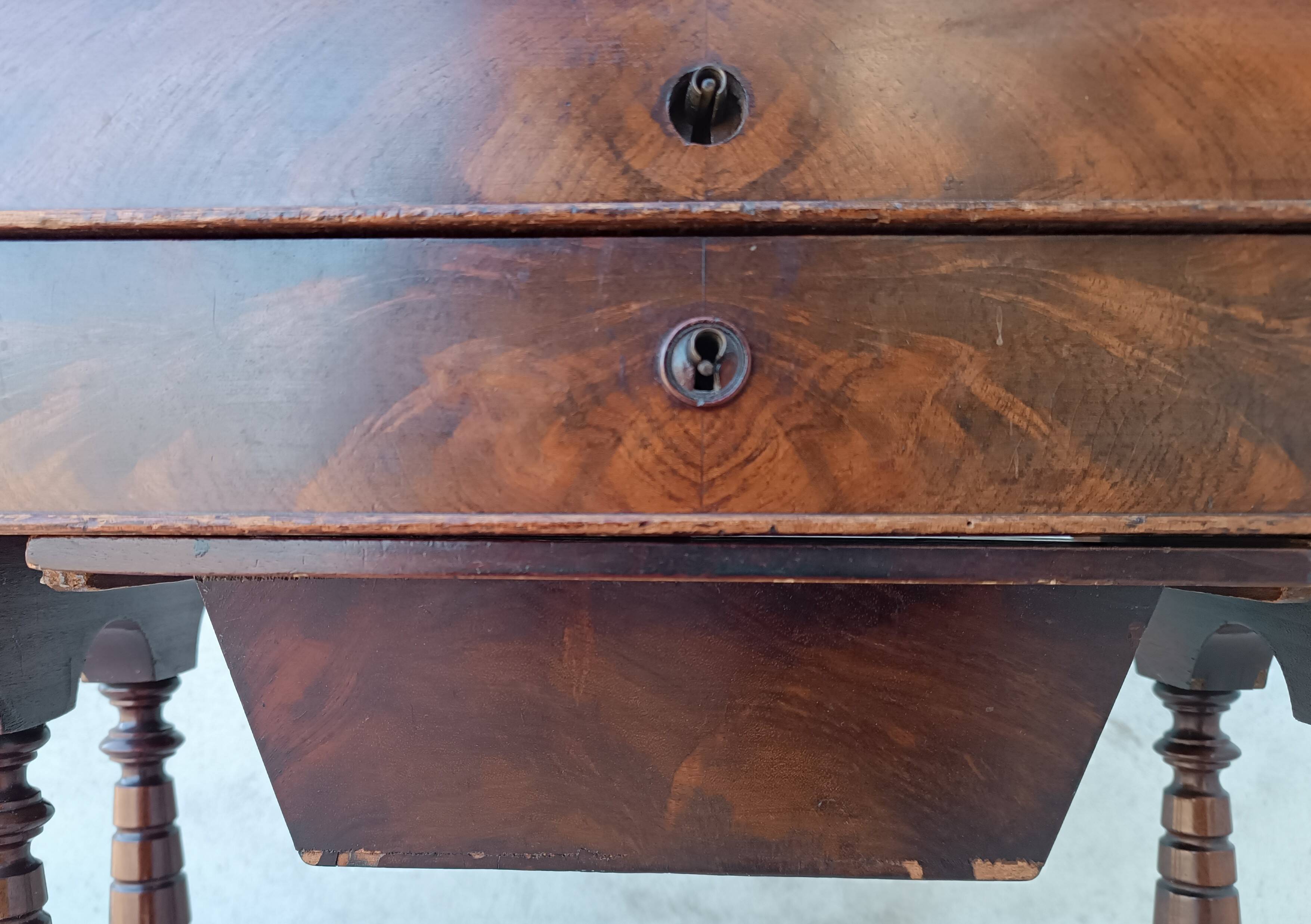 Travailleuse Louis Philippe en acajou