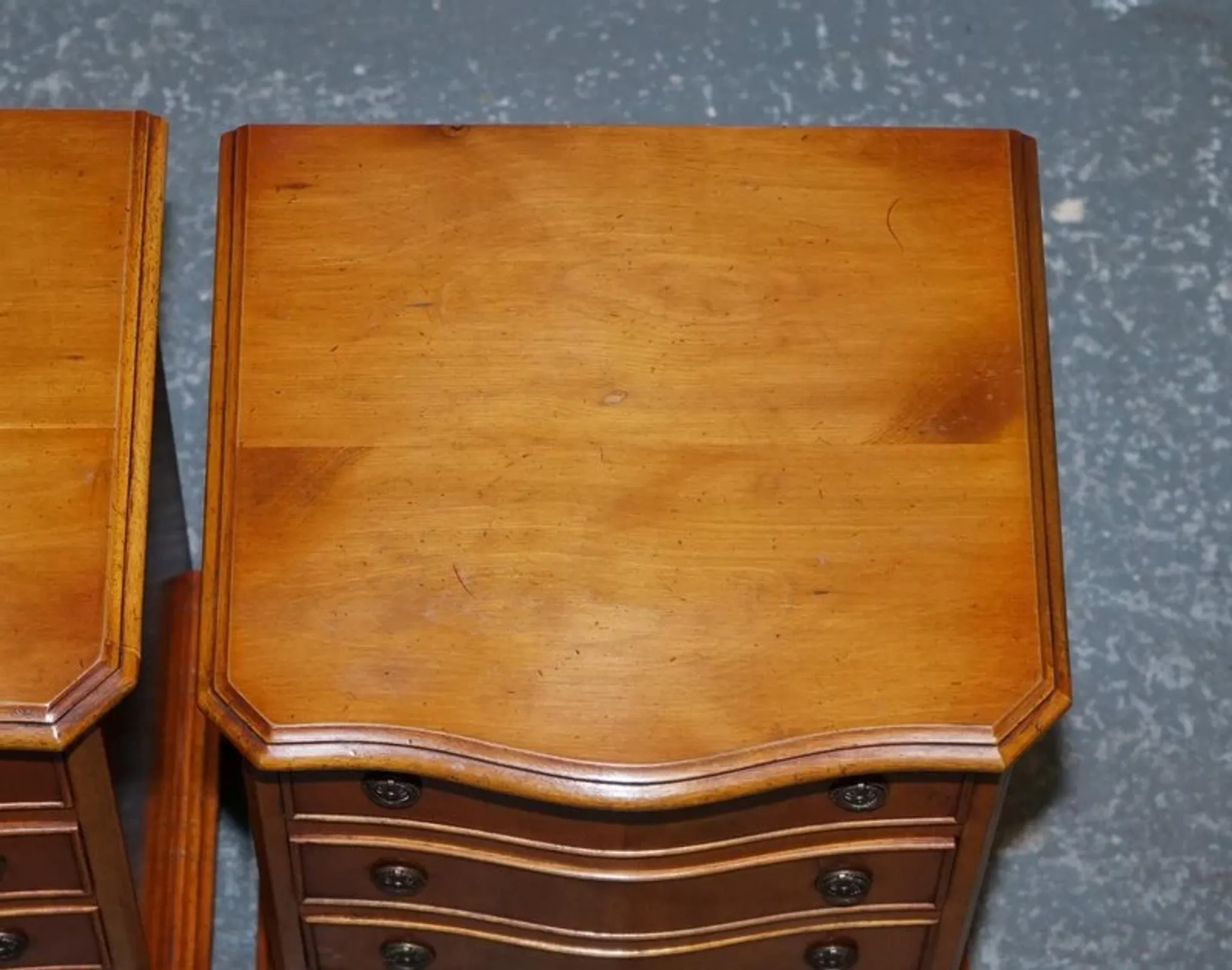Georgian Style Yew Wood Bedside Tables, Set of 2