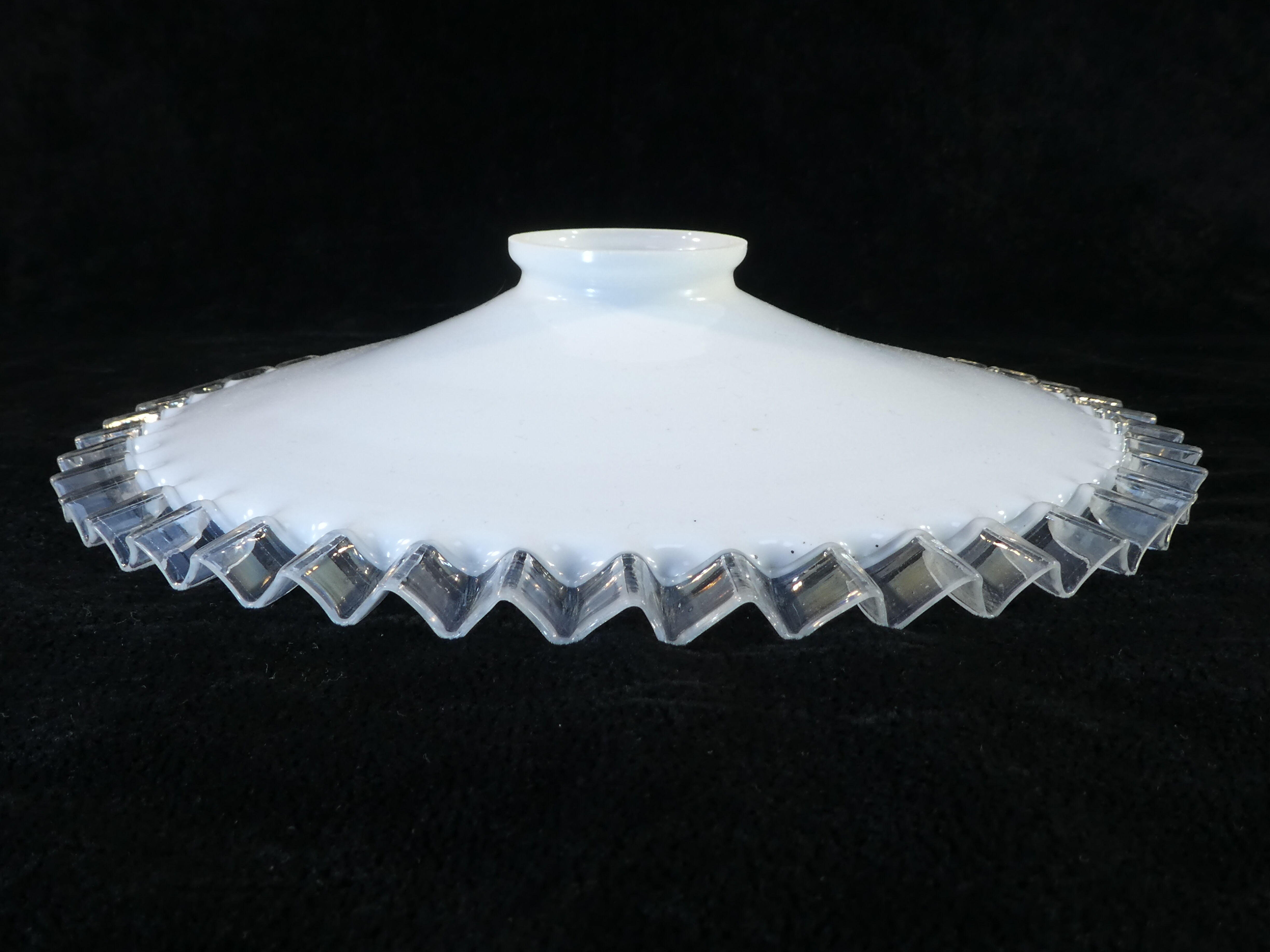 Old lampshade in opaline monte and drop nº1