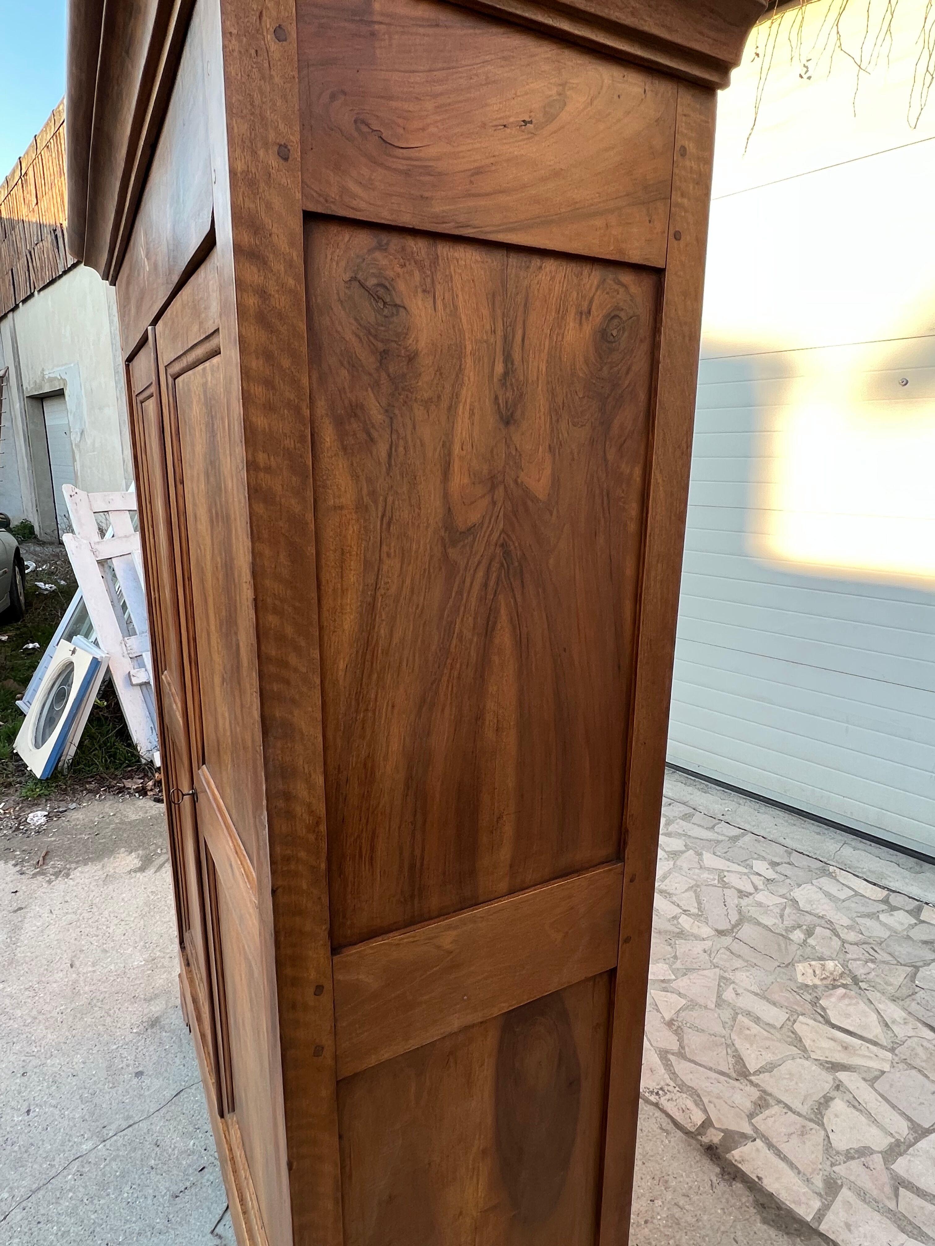 Old wardrobe of character XIX th of Rhone Valley