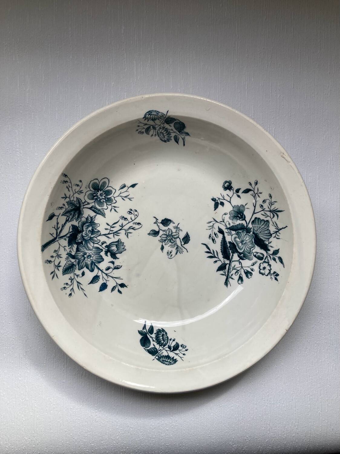 Grigny Terre de Feu dish, floral motif, 19th - 20th century