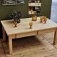 Table basse rectangulaire en hêtre texturé — bois massif
