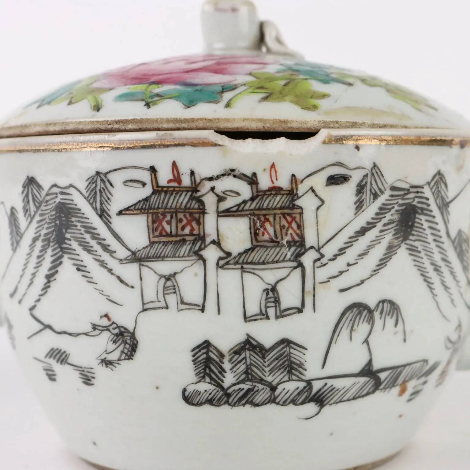 Porcelain teapot China 19th Century