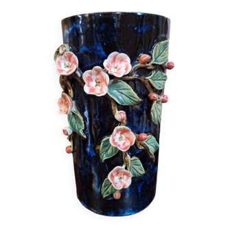 Slip vase