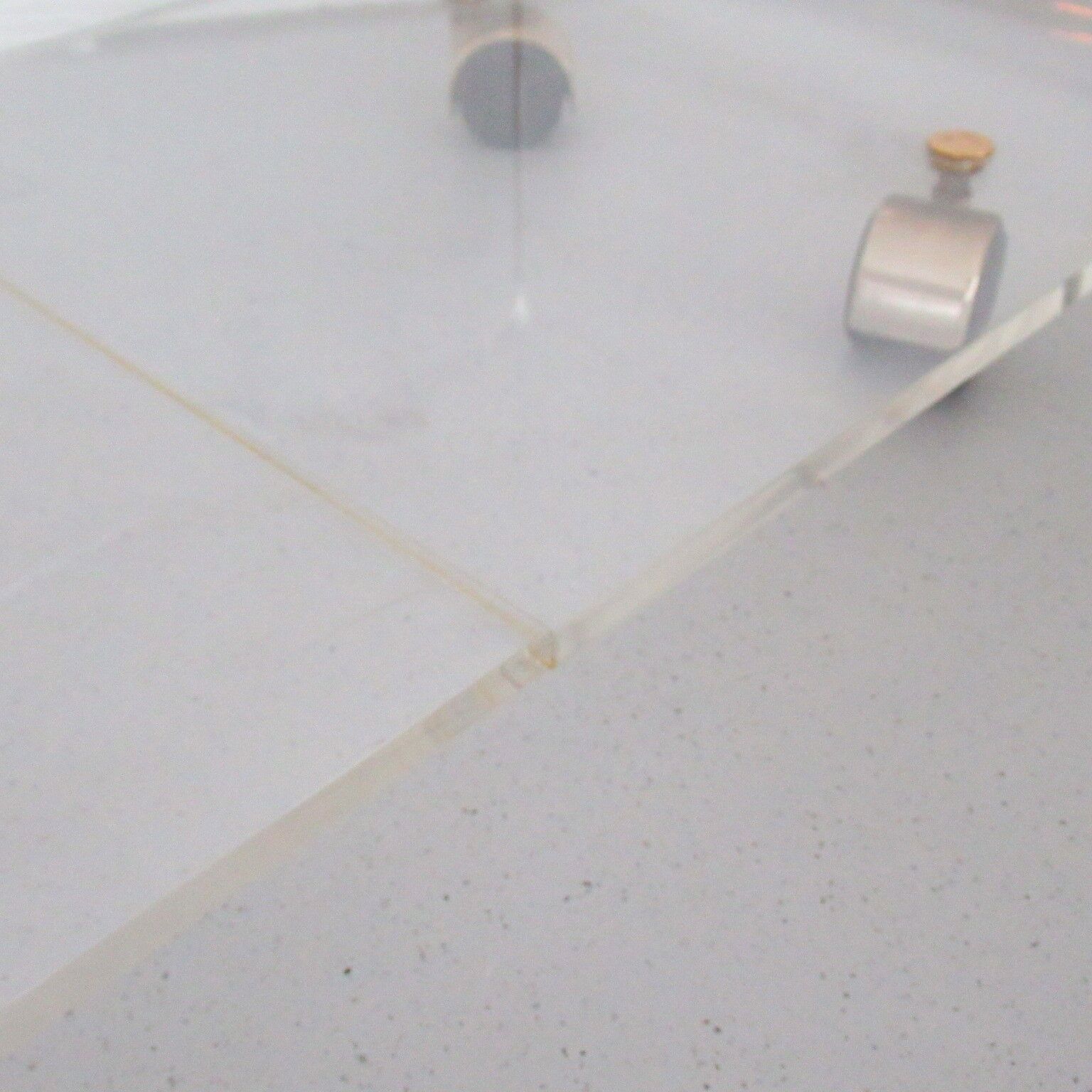 Table basse en altuglas Michel Dumas Roche Bobois