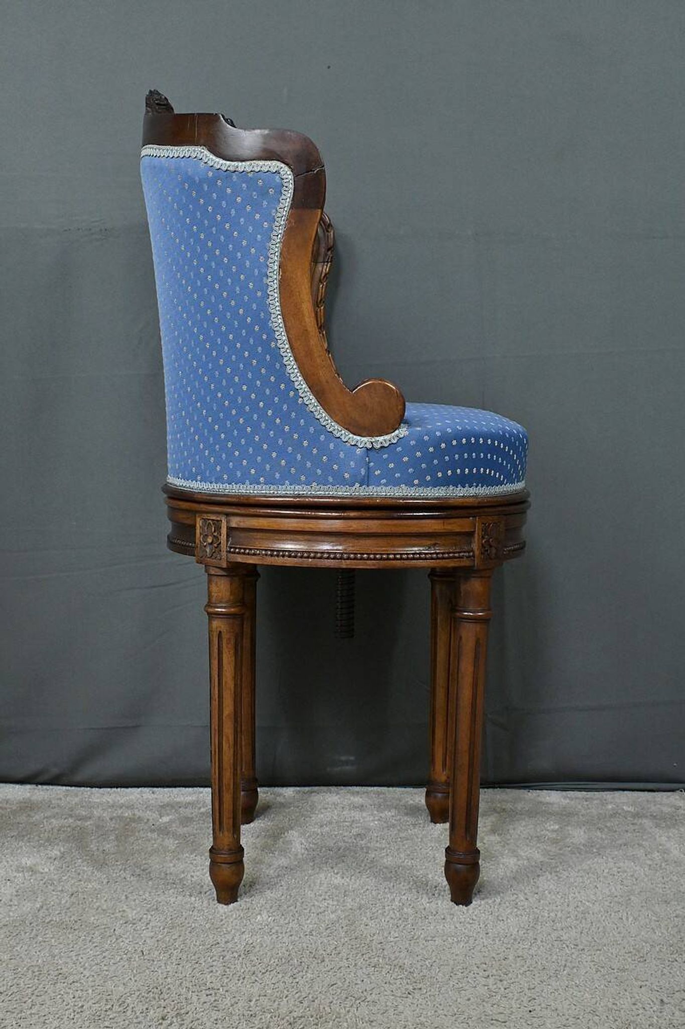 Louis XVI Style Beech Swivel Harpist Chair – Early 20th Century