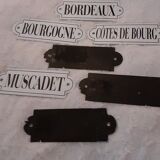 Set enamelled wine plates