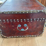 Flat wooden trunk