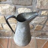 Old zinc broc