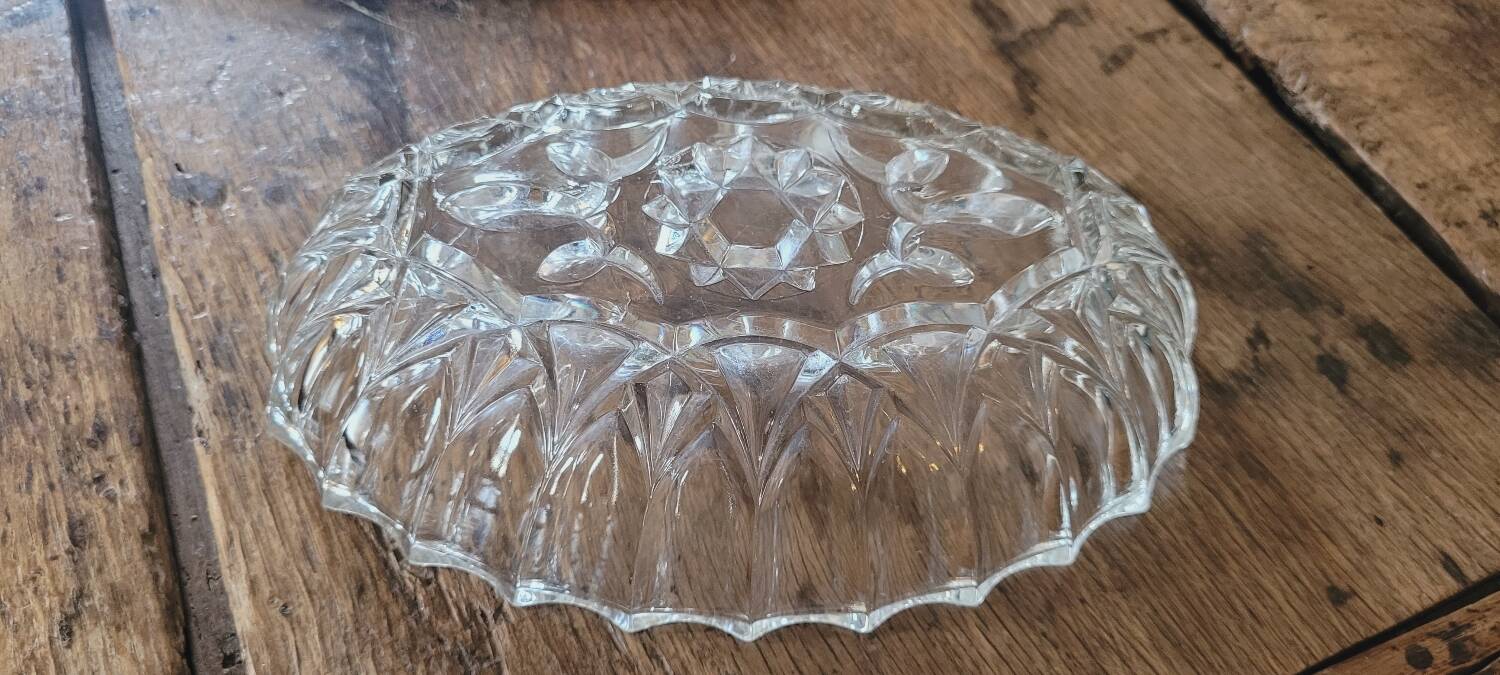 Chiseled glass pocket emptier