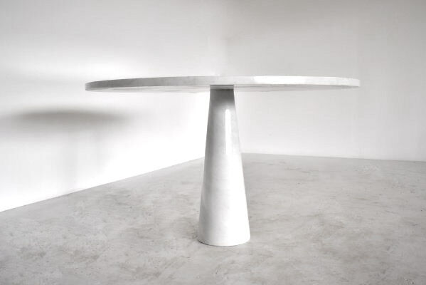 Eros round dining table in white Carrara marble, Italy, 70s in