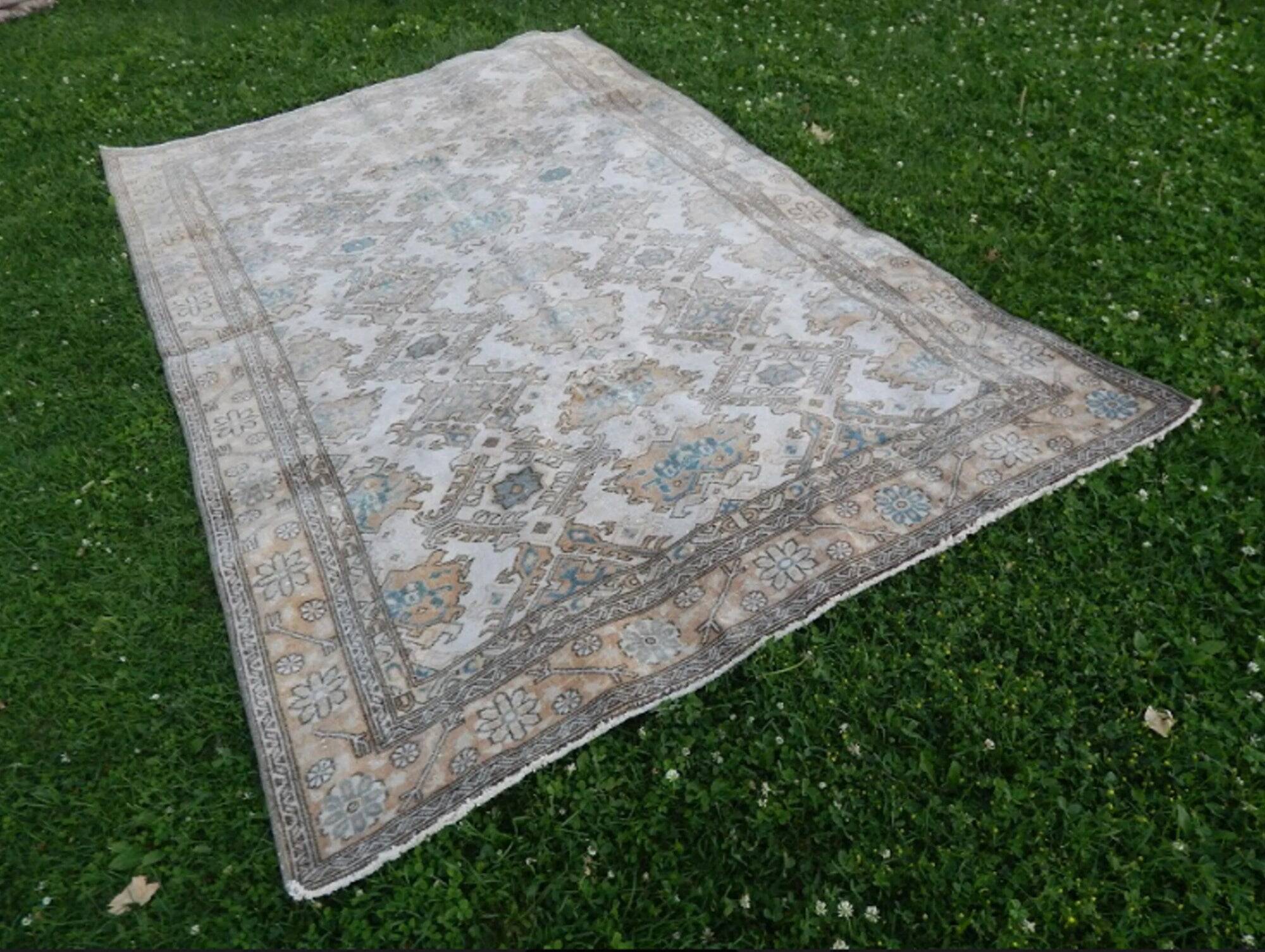 Vintage handmade Turkish rug 145x270 cm