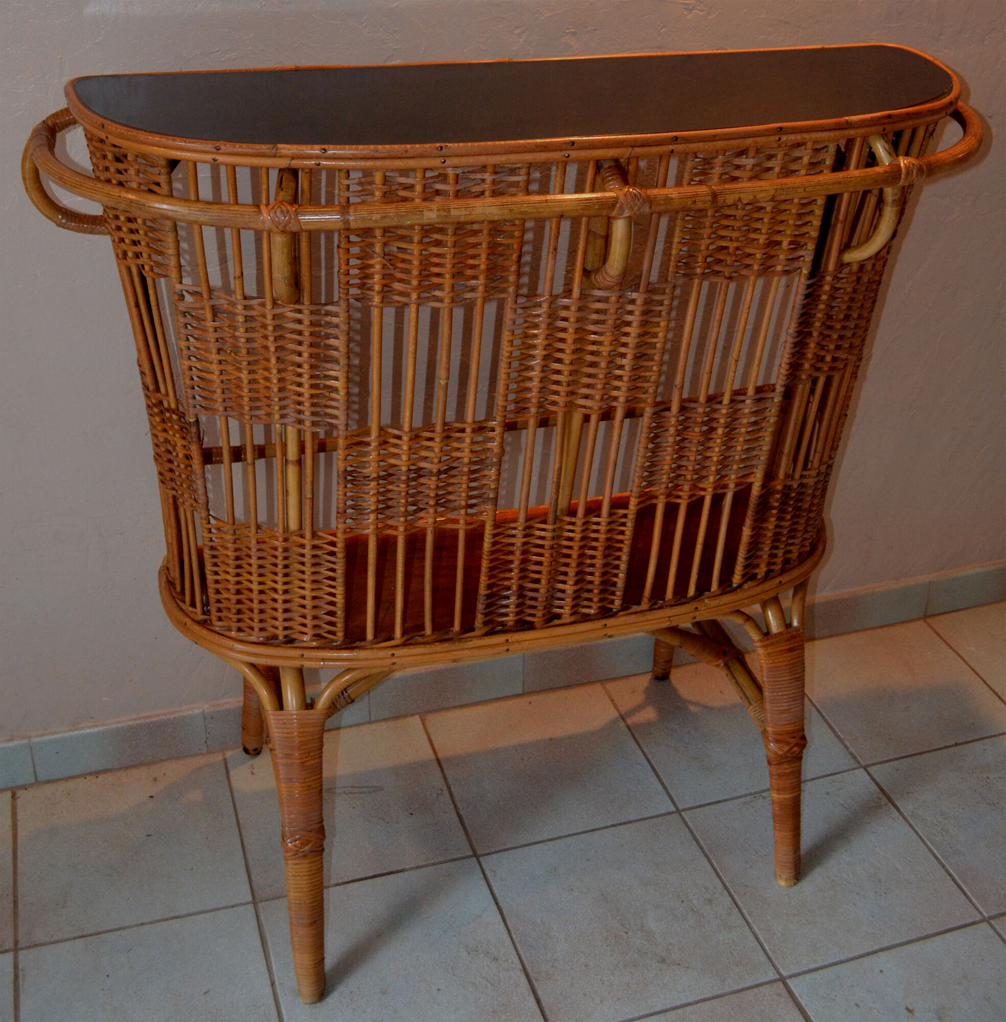 Rattan bar and this chair