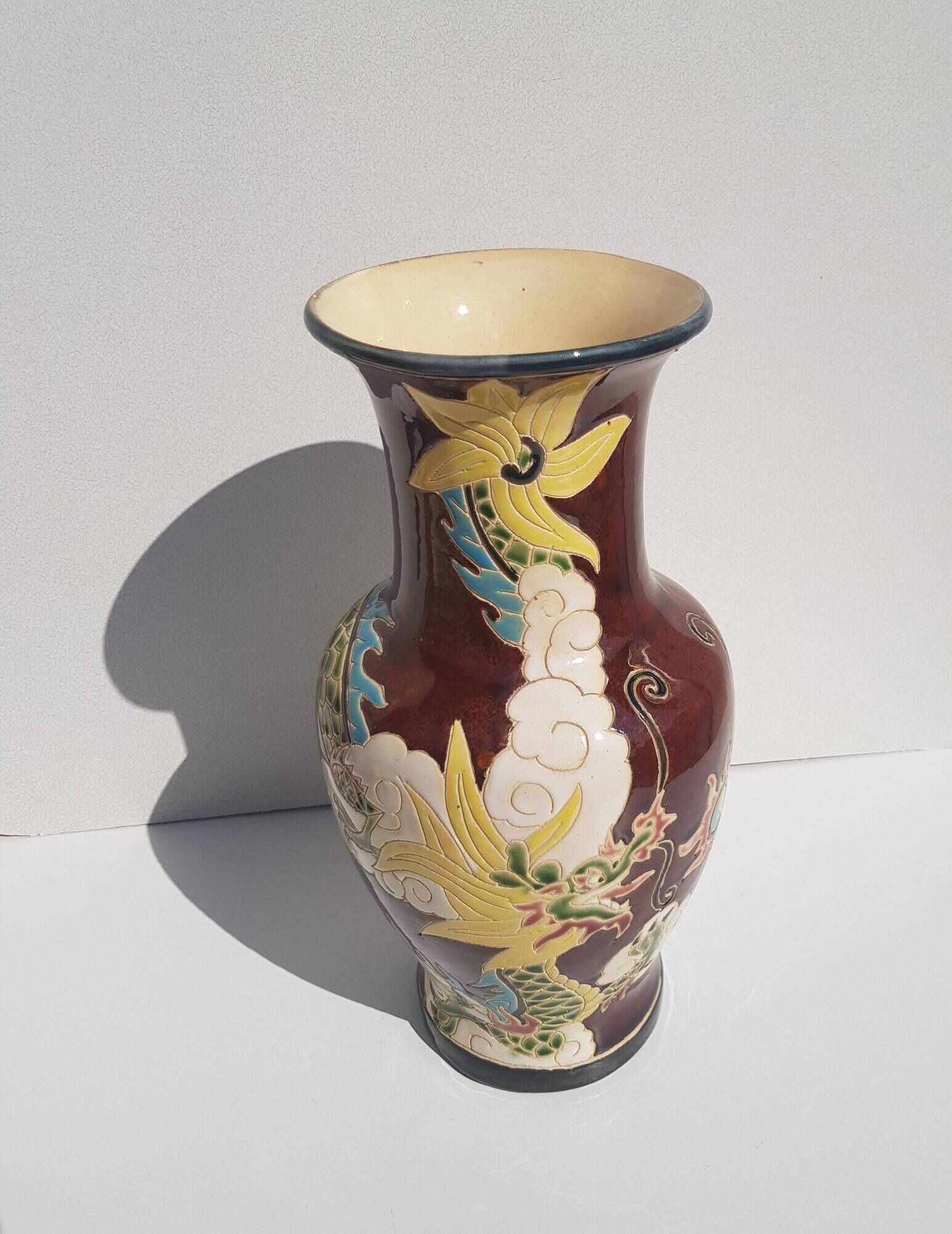 Ceramic vase decoration: 2 unwinged Dragons / Yin Yang Sun - Signed Pictogram (Signature on the ide