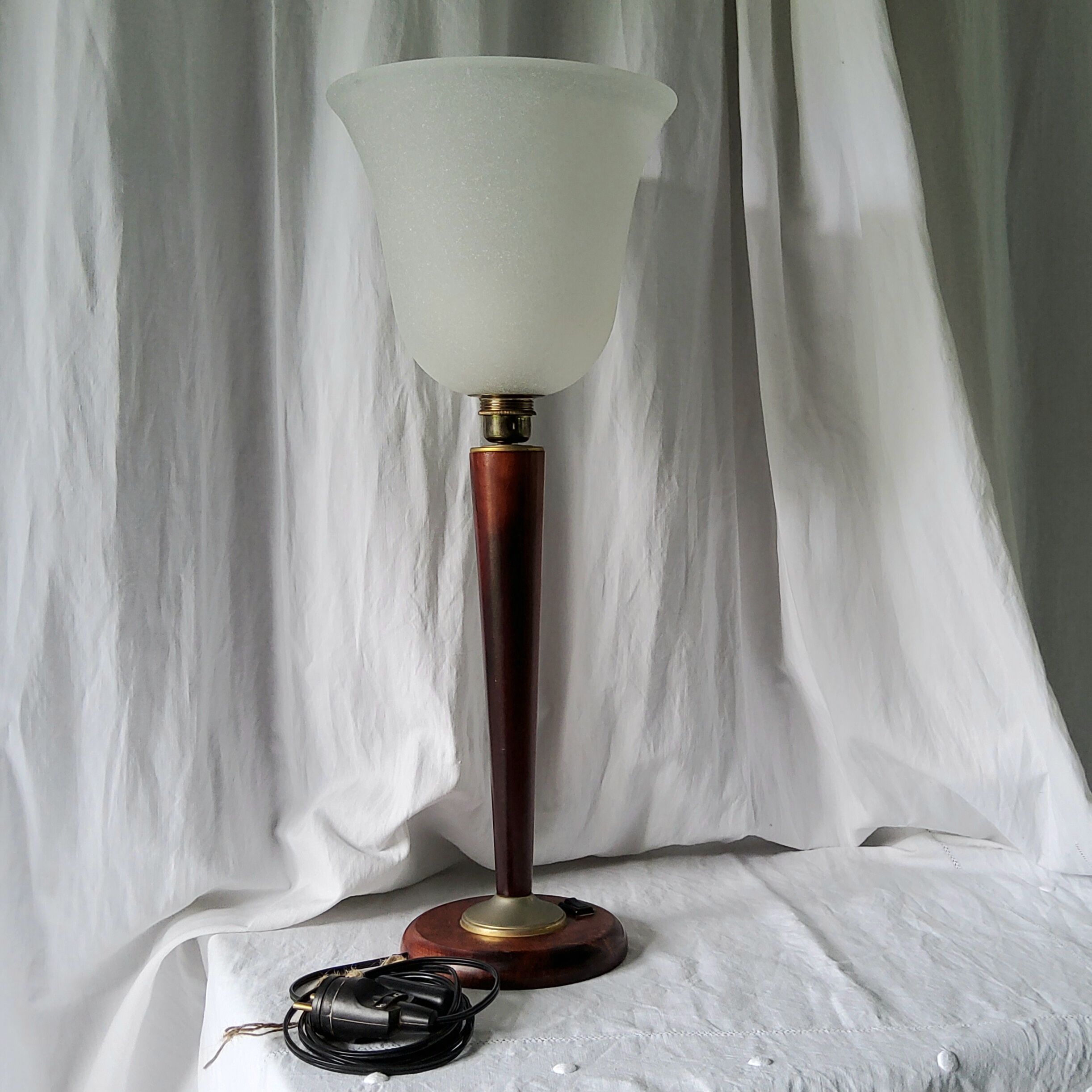 Table lamp