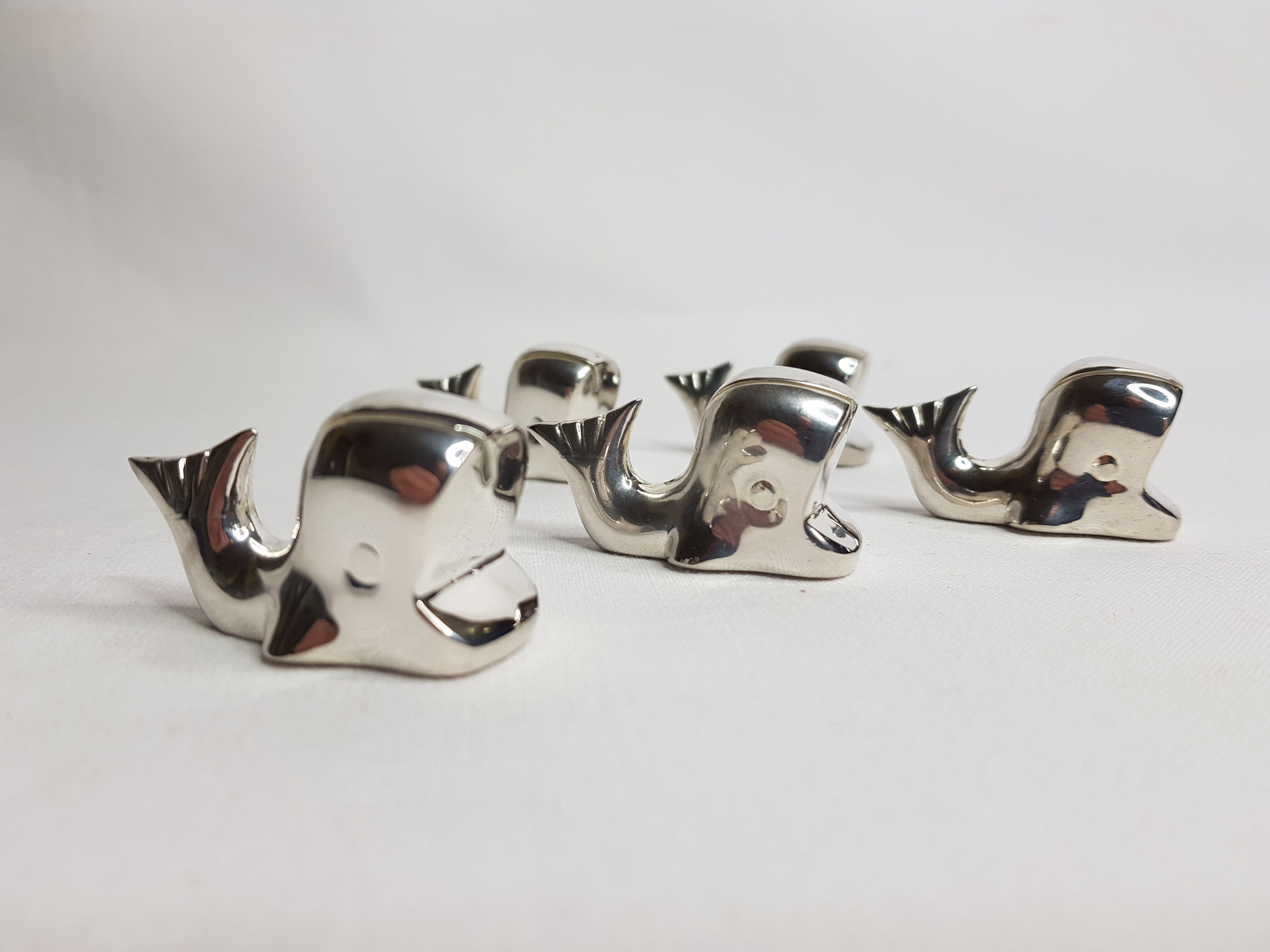 Set of 5 named "whales" in silver metal