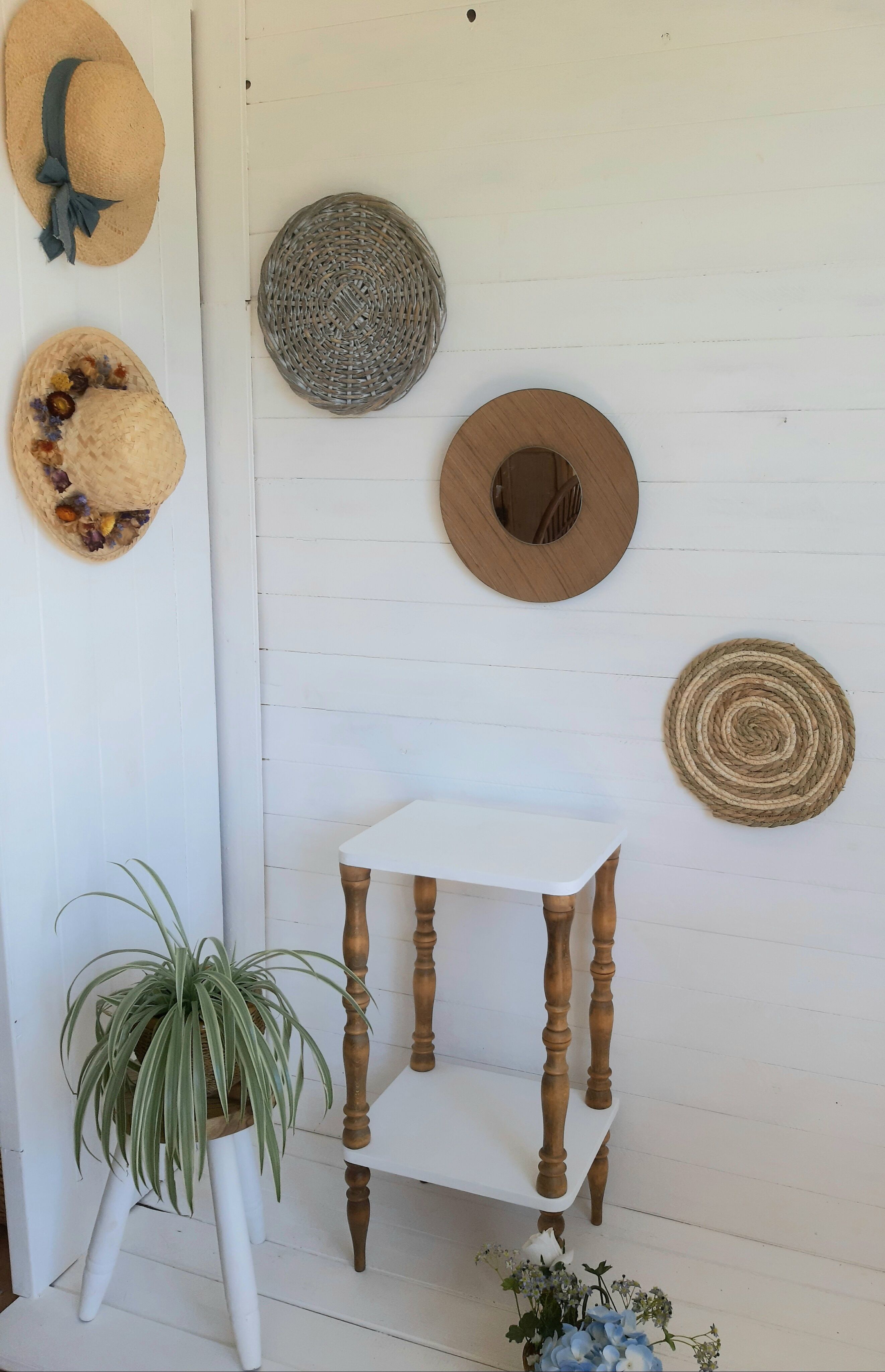 Harness/ console/ plant holder