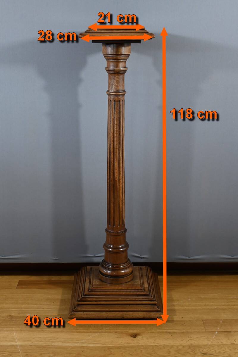 Walnut column, Louis XVI style – 1920