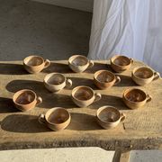 11 tasses à café vintage en grès mat brut