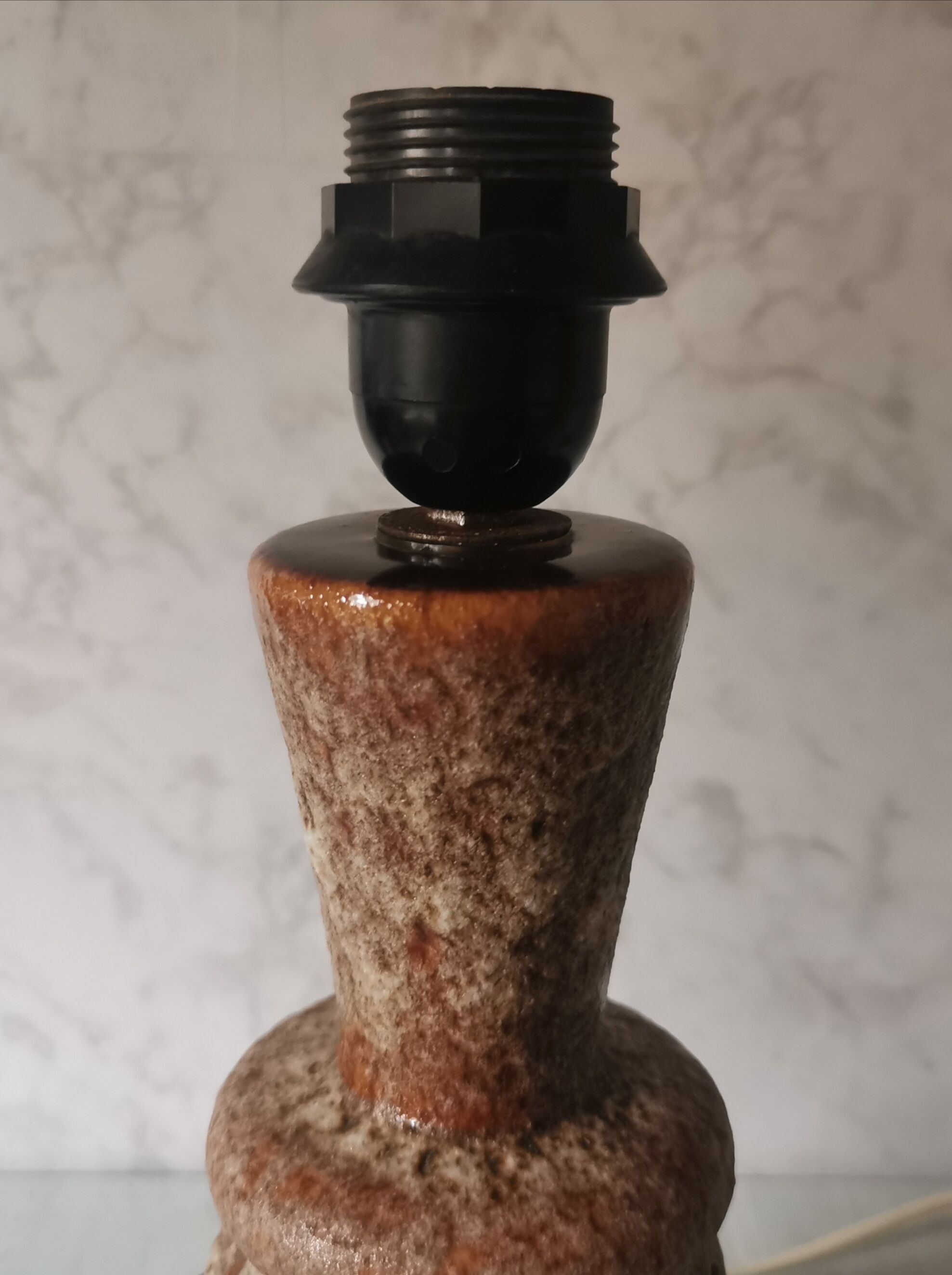 Ceramic lamp foot