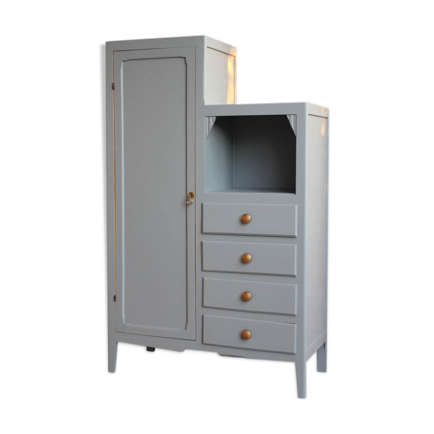 Asymmetrical wardrobe