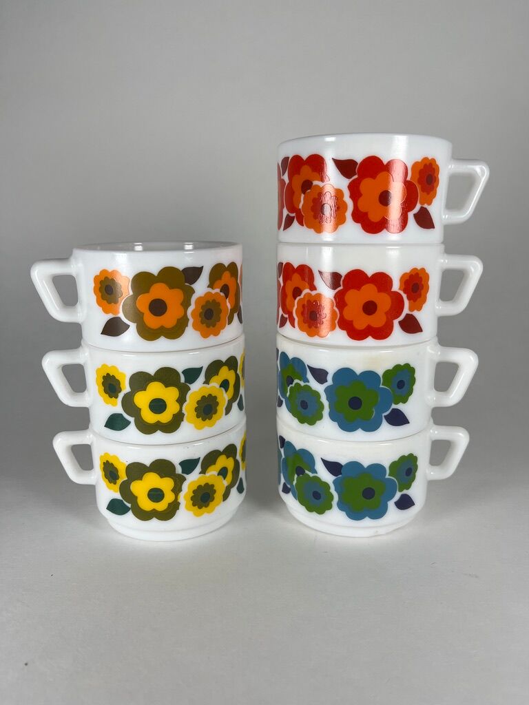 Arcopal cups 7 lotus french vintage 1970