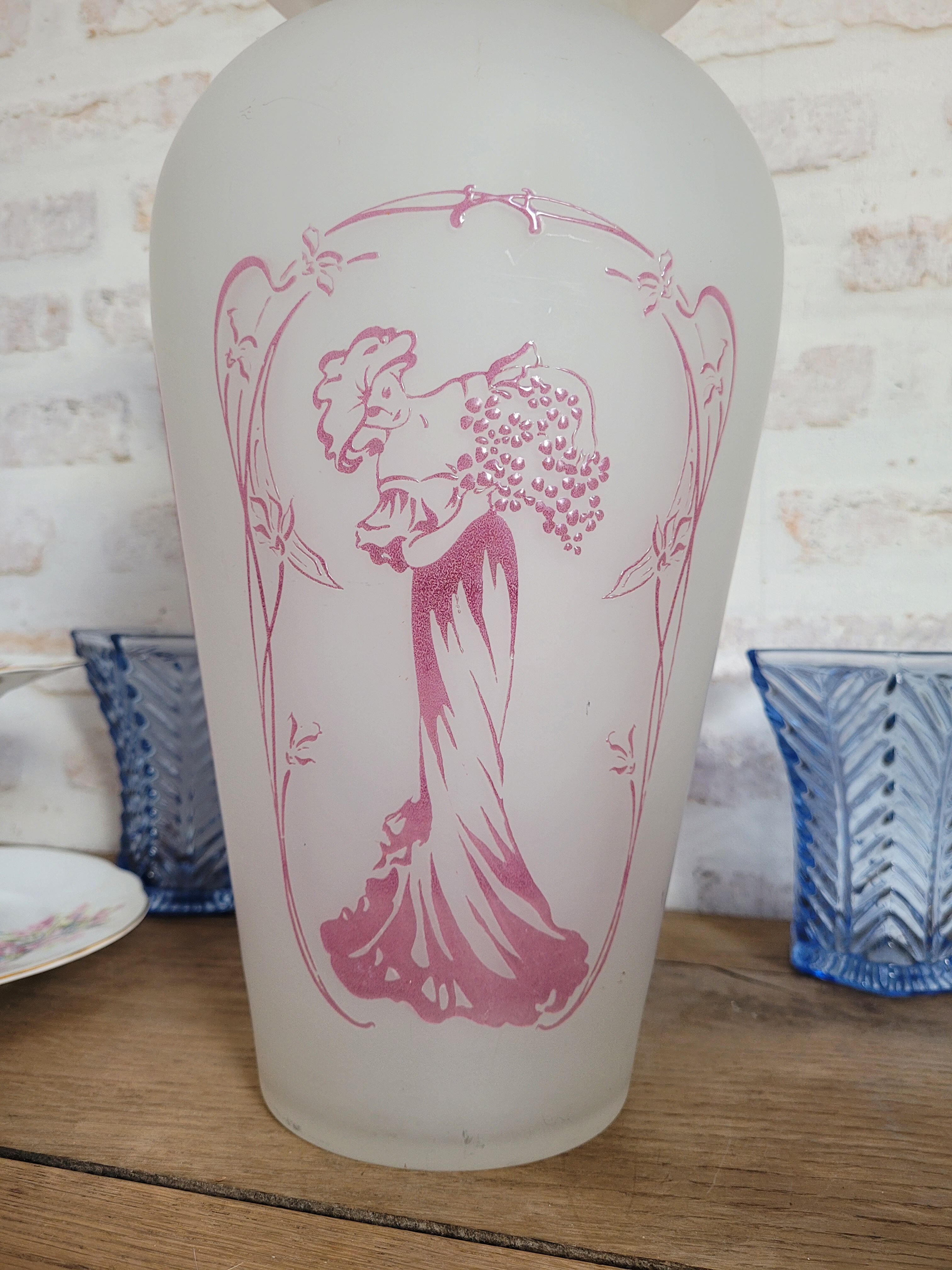 Large vase motif Art Nouveau