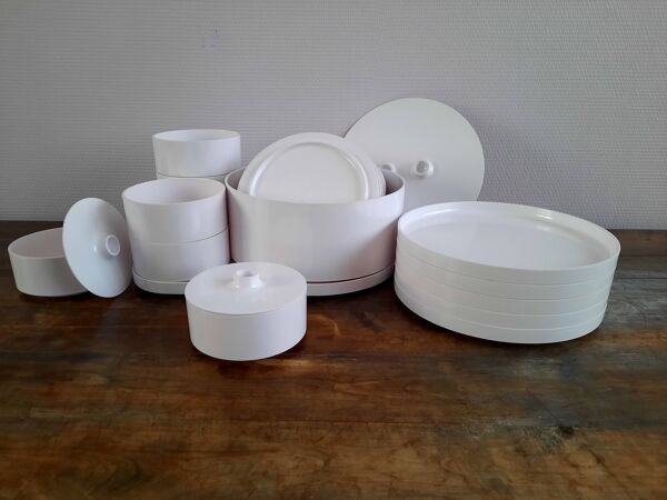 Service de vaisselle design par Massimo Vignelli