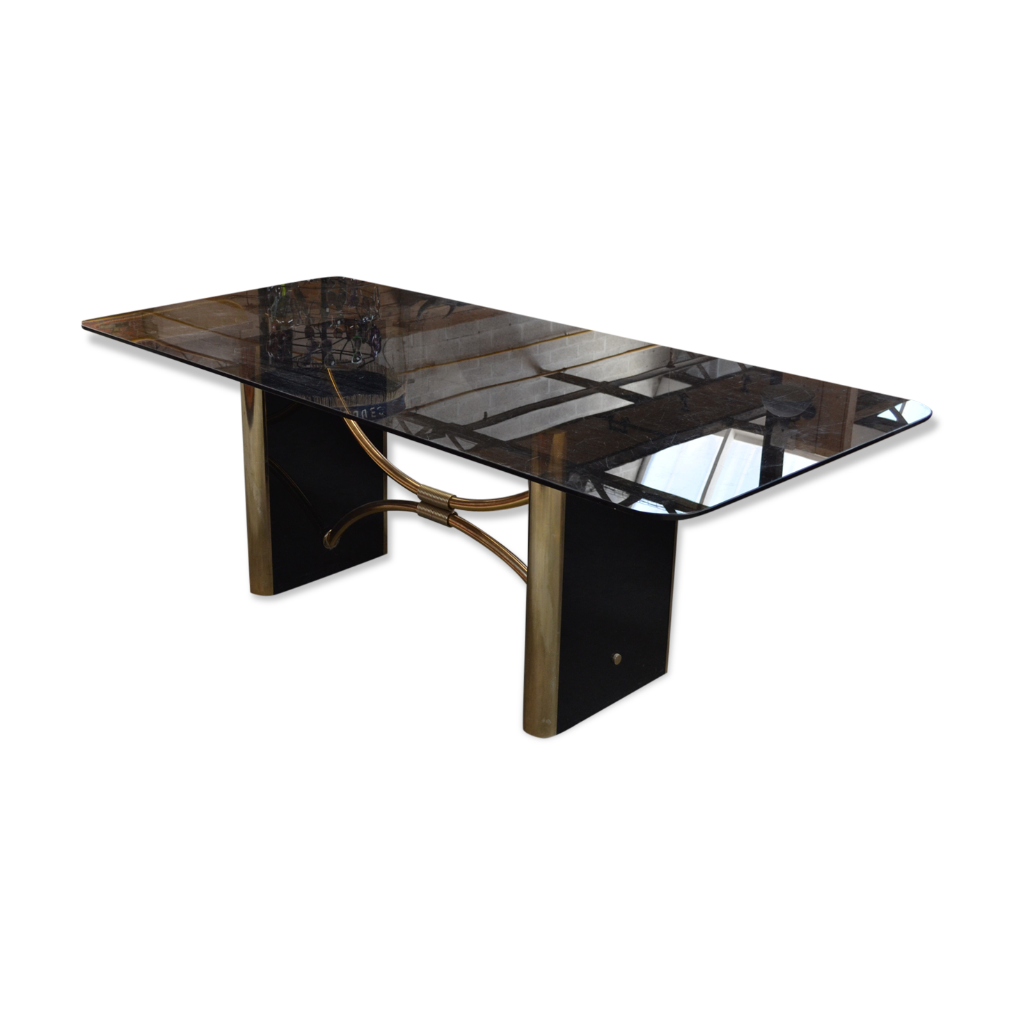 Table dining room glass with brass base.