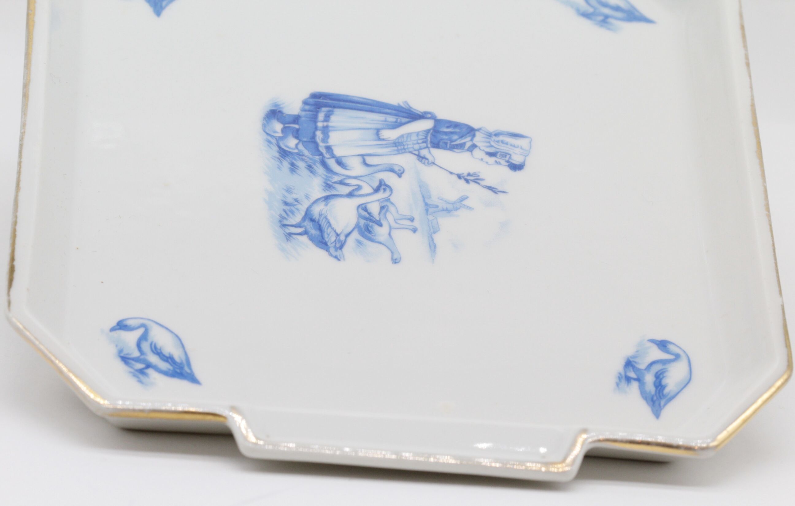 Vintage goose-keeping ceramic dish