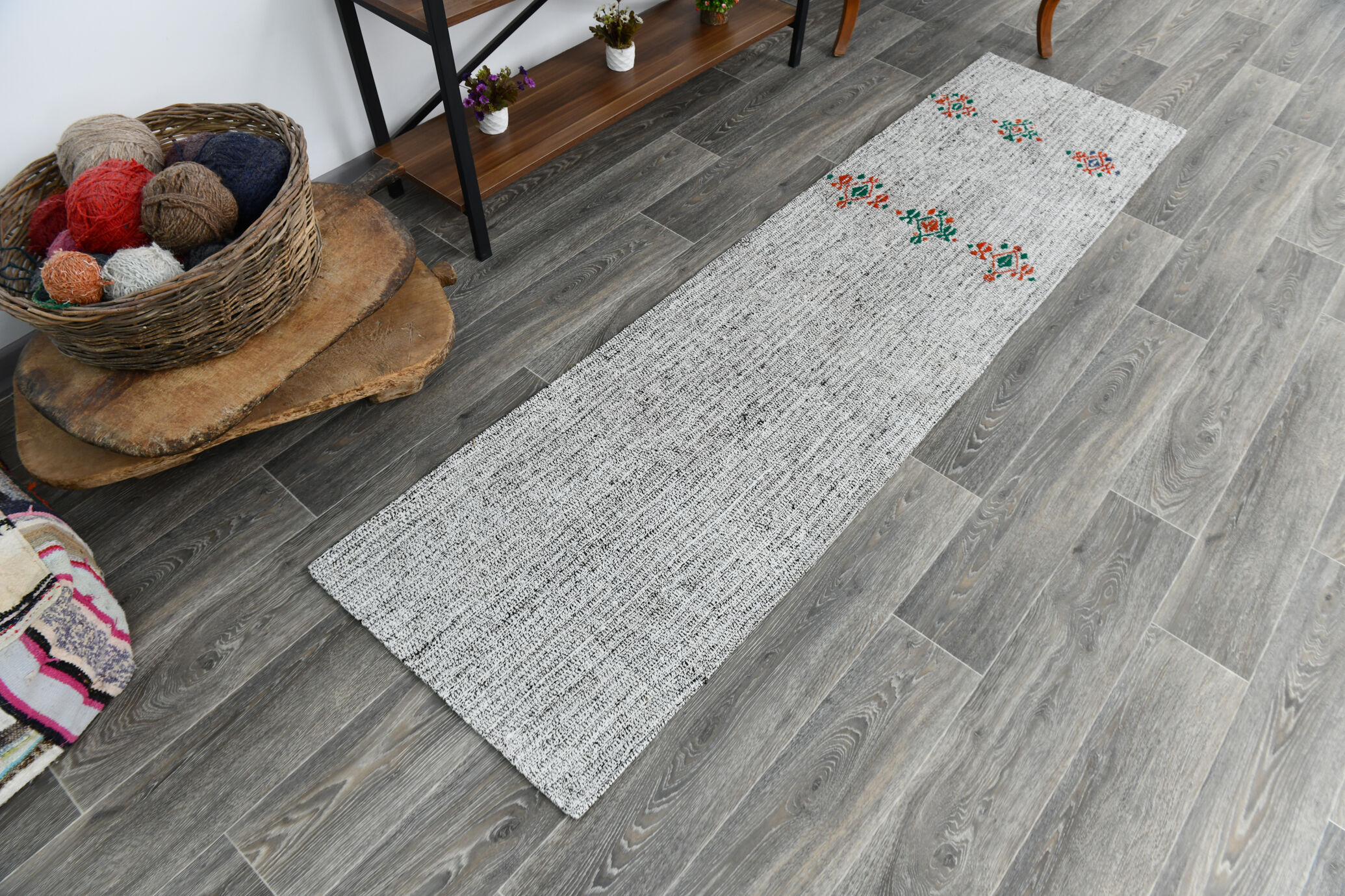2x8 white & black vintage runner rug 61x234cm