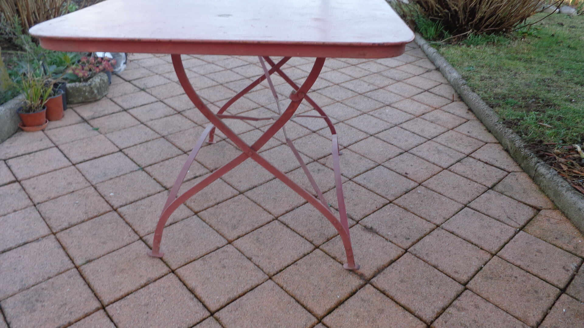 Table pliante de jardin