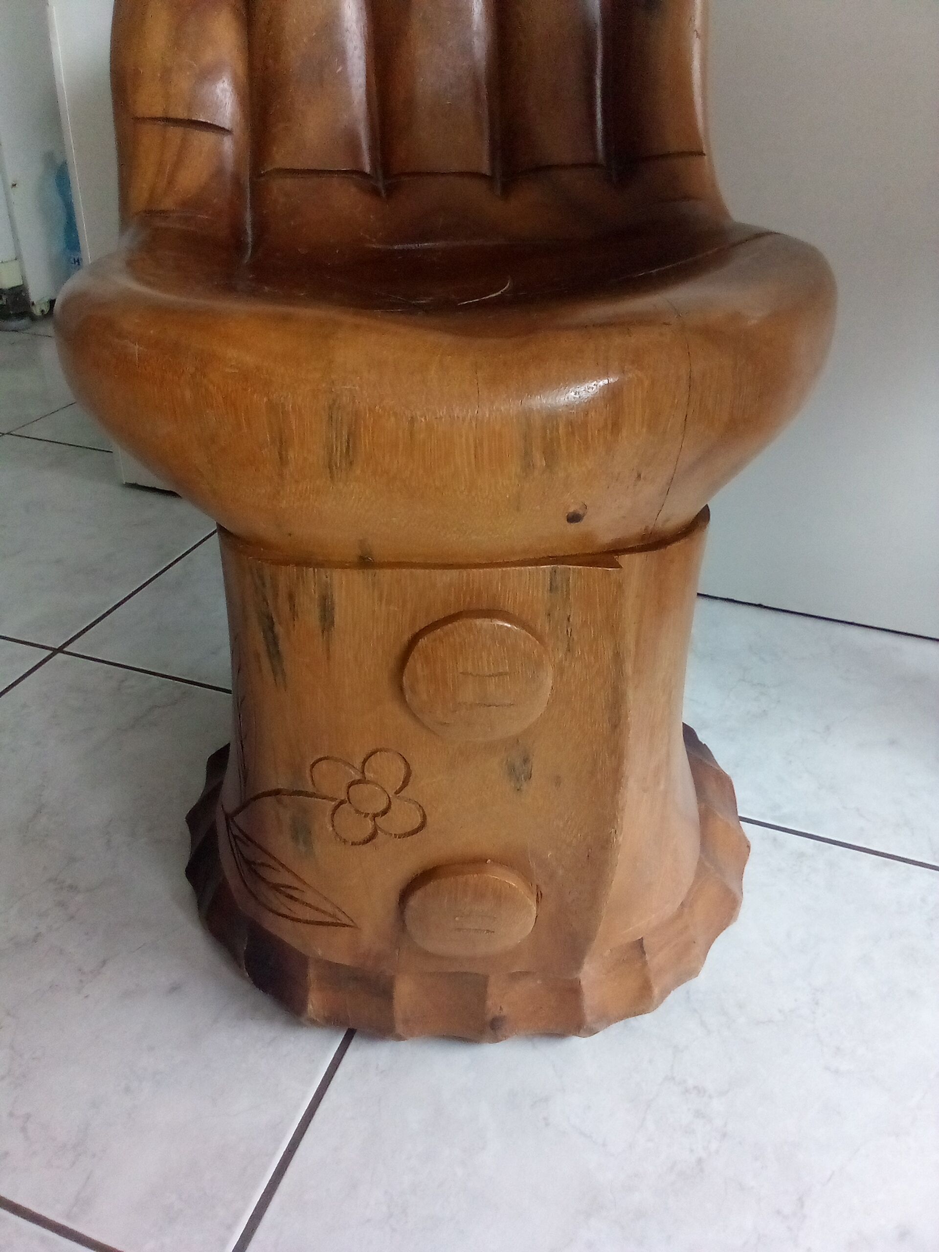 Mahogany chair Buddha hand 60