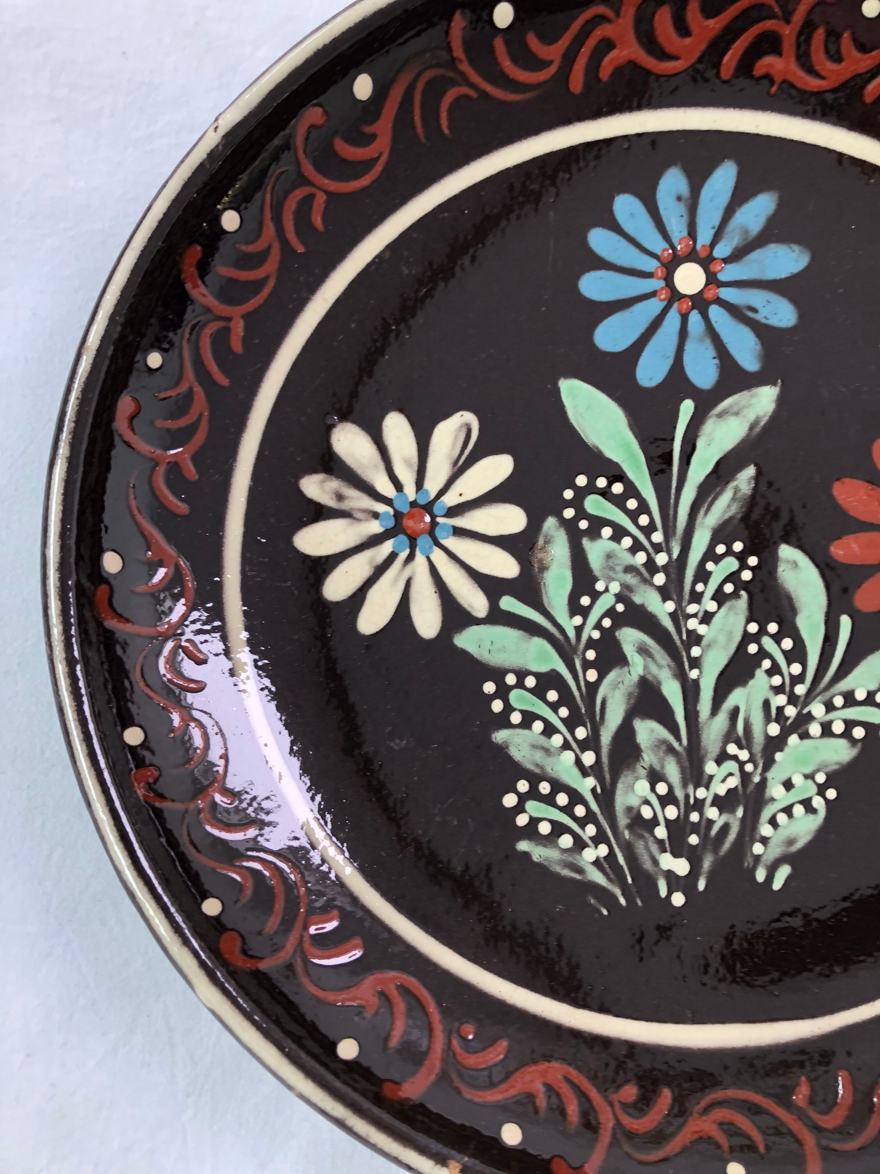 Hollow dish flower decoration alsatian pottery Sigried