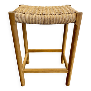Tabouret en bois massif - main
