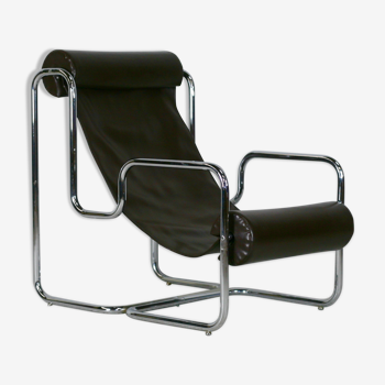 Tubular armchair steel and imitation leather, circa 1970.