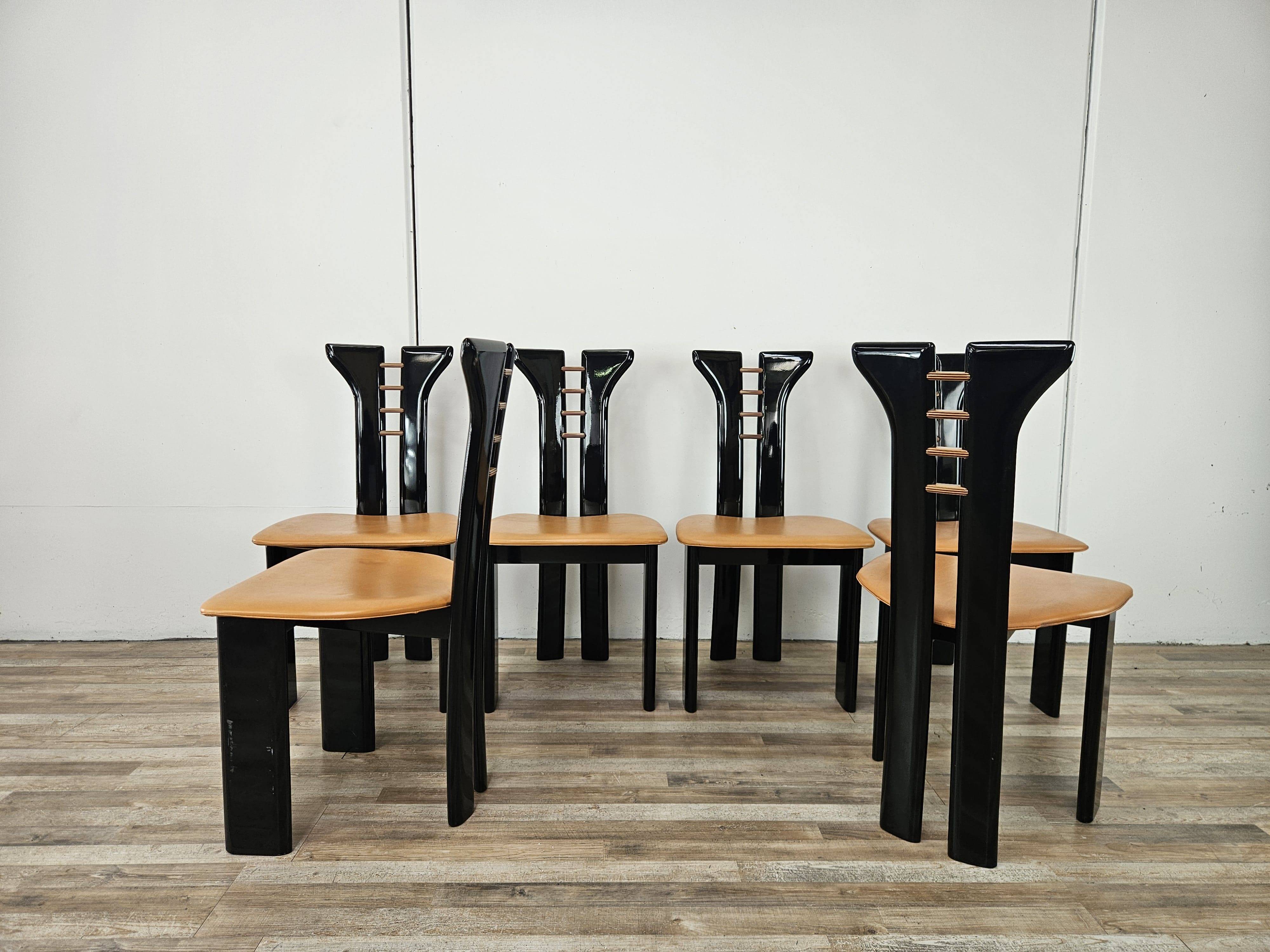 Ensemble de 6 chaises Pierre Cardin en bois laqué noir, 1970