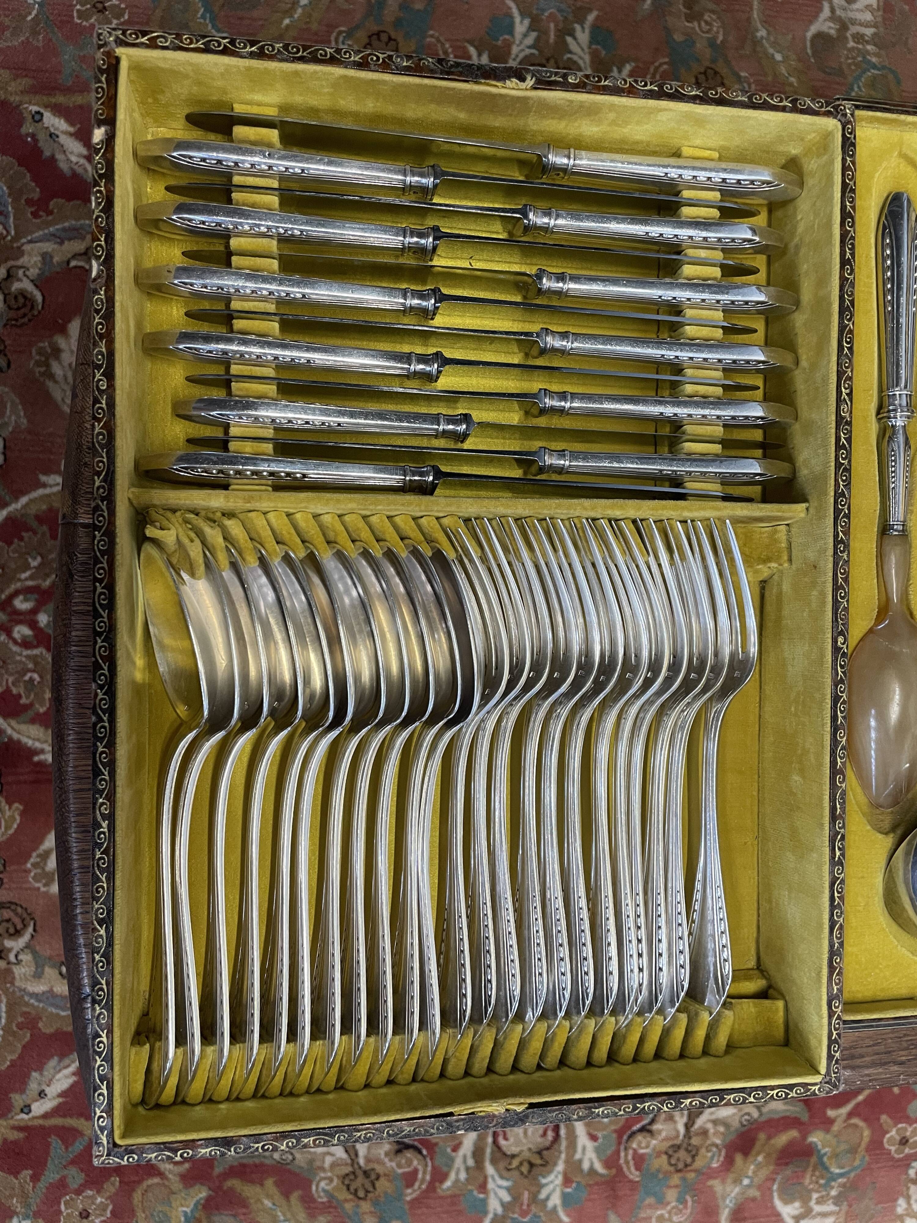 Art Deco period housewife 90 pieces