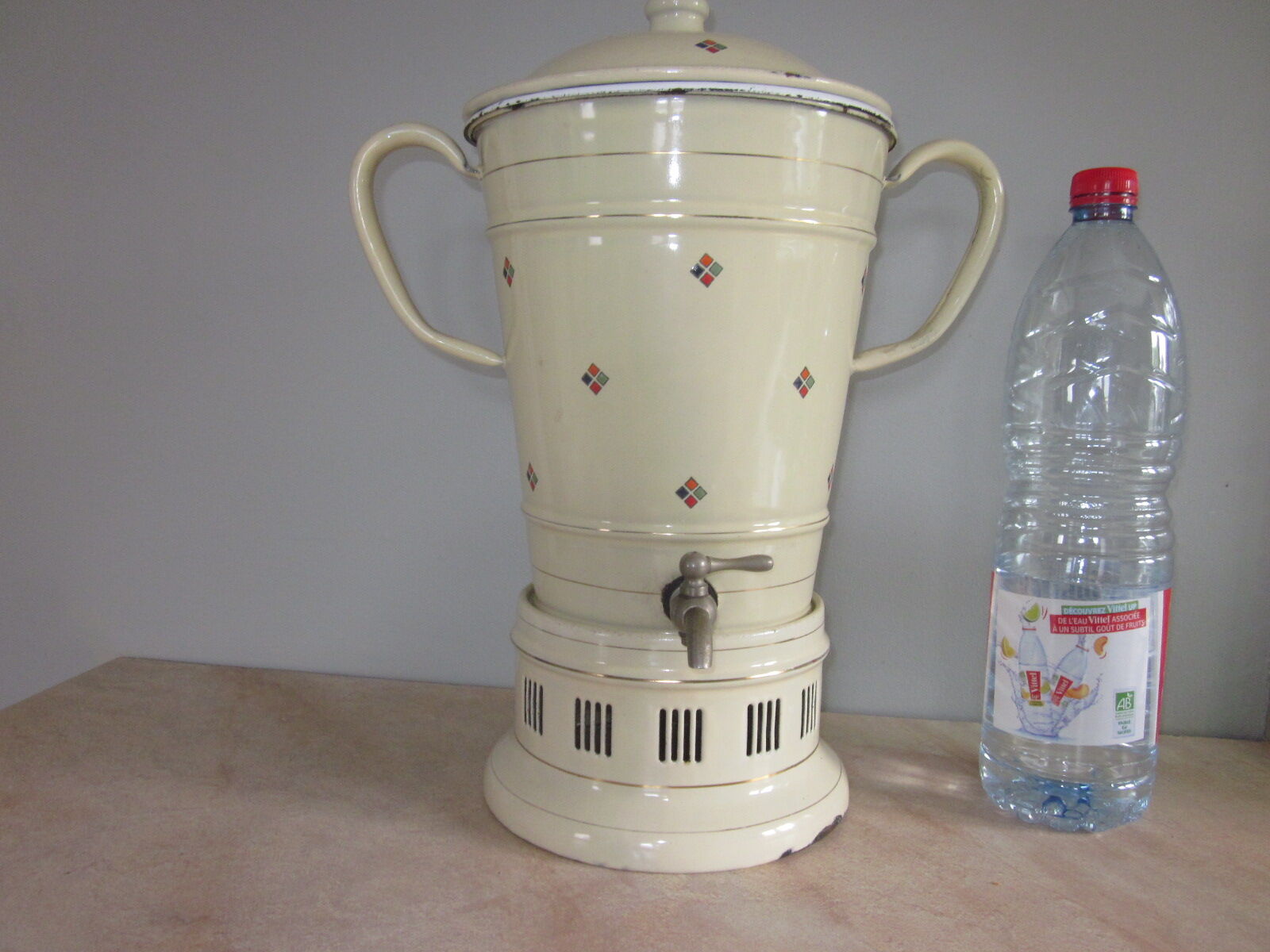 Old bistro coffee maker in email