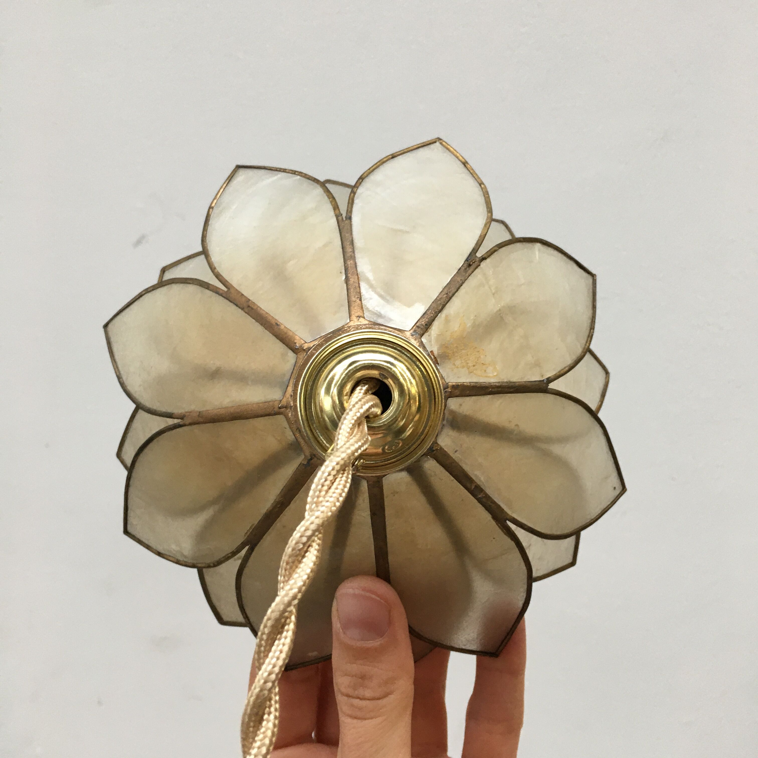 Flower walkman lamp in mother-of-pearl and brass