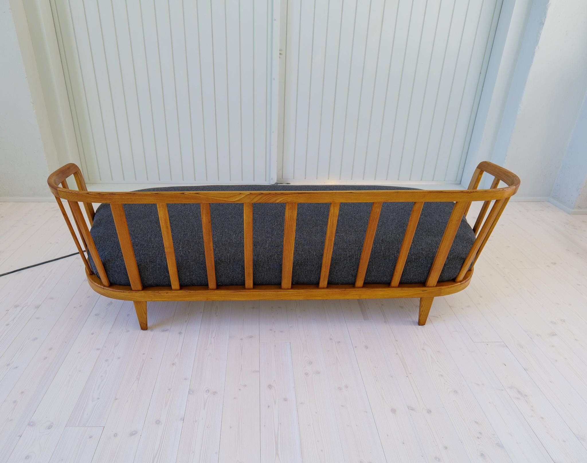 Mid-Century Modern Sculptural Canapé Model "Värend" Carl Malmsten, 1942