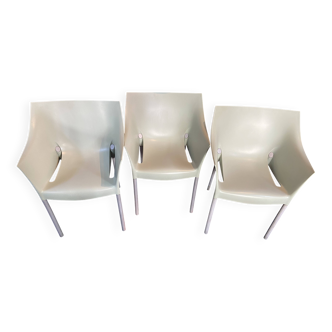 Suite de 3 fauteuils signés Philippe Starck modèle Dr No pour Kartell
