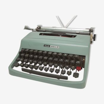 Machine à écrire Olivetti Lettera 32